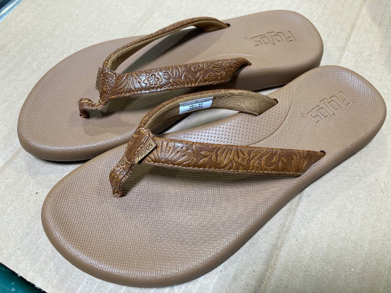 Photo 1 of Flojos Women's Flip Flop size 10
