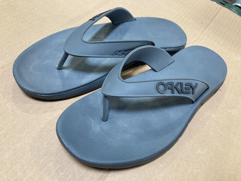 Photo 1 of  oakley men sandals flip flop size 10
