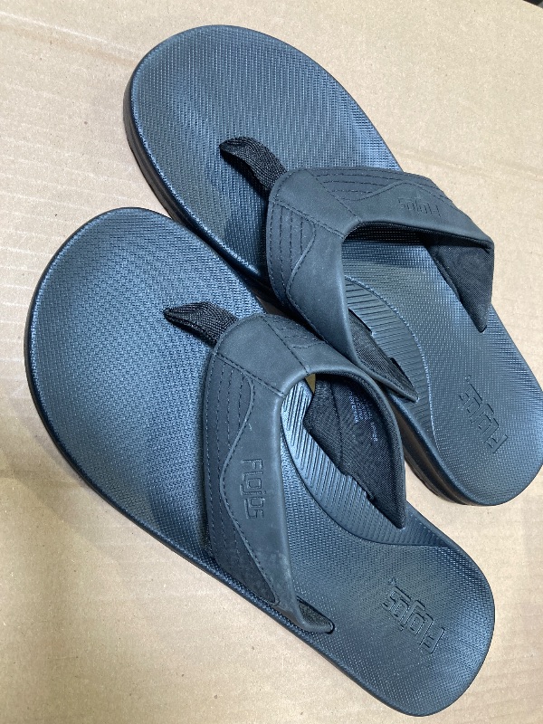 Photo 1 of Flojos Men's Flip Flop size 11
