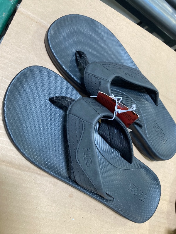 Photo 1 of Flojos Men's Flip Flop size 11
