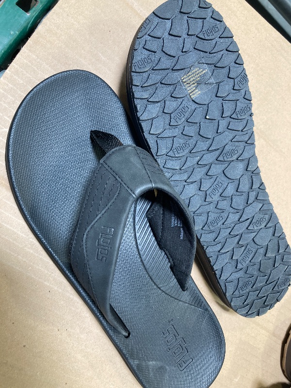 Photo 1 of Flojos Men's Flip Flop size 9
