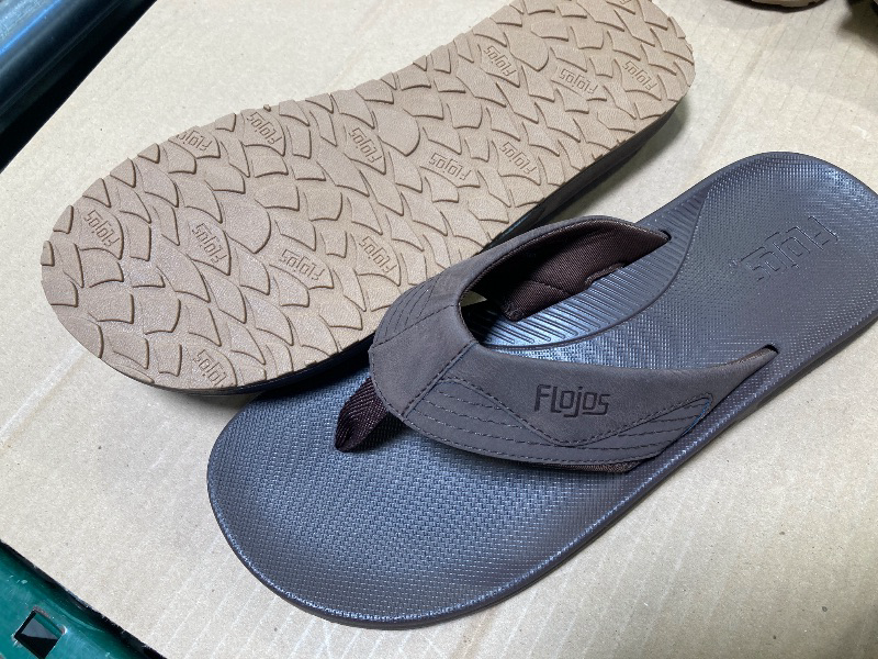 Photo 1 of Flojos Men's Flip Flop size 10
