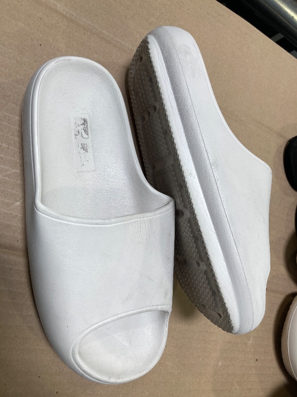 Photo 1 of S----32 Degrees Unisex Cushion Slide Sandal WHITE NIB W6/7--M4/5	