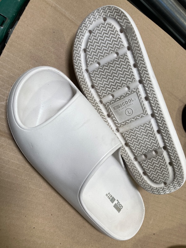 Photo 1 of L---32 Degrees Unisex Cushion Slide Sandal WHITE NIB 
