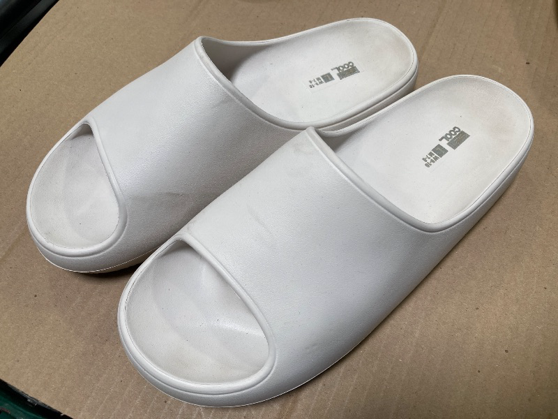 Photo 1 of L---32 Degrees Unisex Cushion Slide Sandal WHITE NIB 