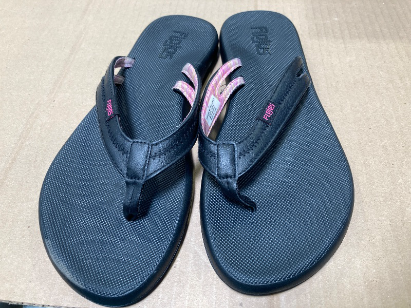Photo 1 of  Women's Flip Flop size  9	
