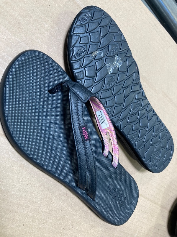 Photo 1 of  Women's Flip Flop size  9	