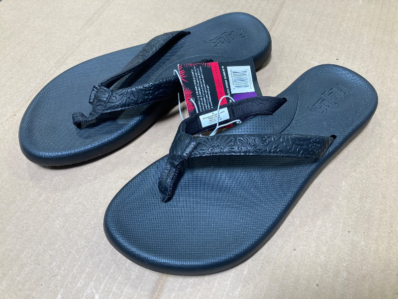 Photo 1 of Flojos NEW Flip Flops Sandals Size 8 Memory Foam Black 8
