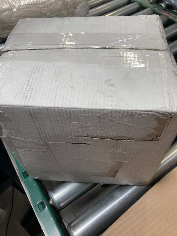 Photo 1 of U-QE 100 Pieces White Plastic Plates - Premium Heavy Duty Plastic Plates for Wedding and Party Use Including 50PCS 9 '' & 50PCS 6.5 ''