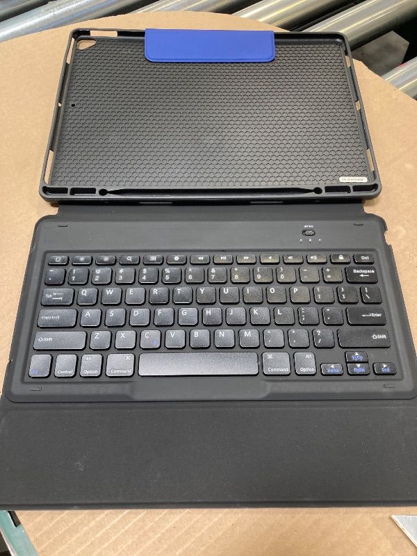 Photo 1 of   IPAD 12.9”   WIRELESS KEYBOARD
