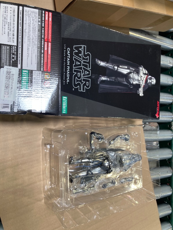 Photo 1 of Kotobukiya Star Wars: Episode VII: The Force Awakens: Captain Phasma ArtFX+ Statue