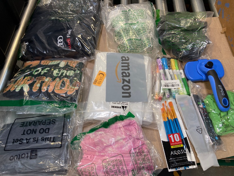 Photo 1 of Small Items Pack