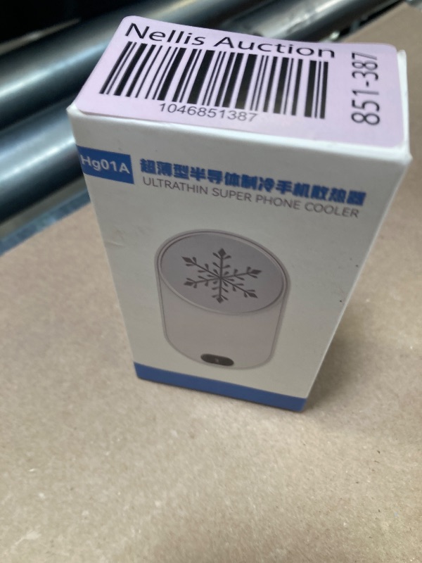 Photo 1 of LONGFITE Phone Cooler Magnetic Ultra Thin Radiator with Semiconductor Fan Cooling Function and LED Temperature Display for Smartphone Gaming