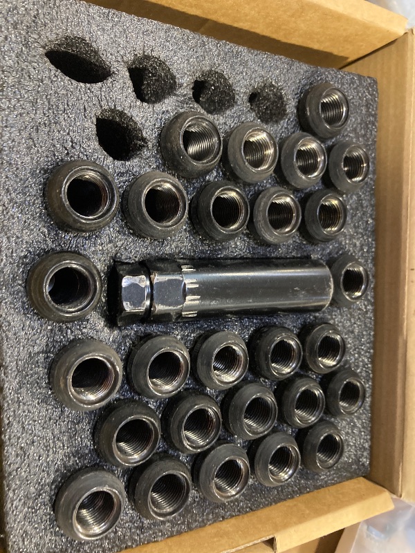 Photo 1 of 9/16-18 Lug Nuts for 1994-2011 Dodge Ram 2500 3500, 2002-2010 Ram 1500, 1988-1998 Ford F250 F350, 2004-2009 Durango, 32PCS 7 Spline Wheel Lug Nuts 9/16x18 Black with Socket Key for Aftermarket Wheels