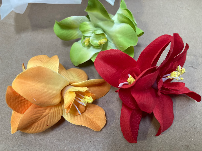 Photo 1 of Generic 3 Colors Artificial Flower Hair Clips, Bohemian Flower Hairpin Hawaiian Hairpin for Seaside Holiday, 3.5 Inch Bridal Hair Bobby Pins Headwear for Women Girls(Twin Flowers)