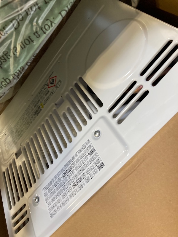 Photo 1 of Midea 5,000 BTU 150 Sq ft Mechanical Window Air Conditioner, White, MAW05M1WWT, New