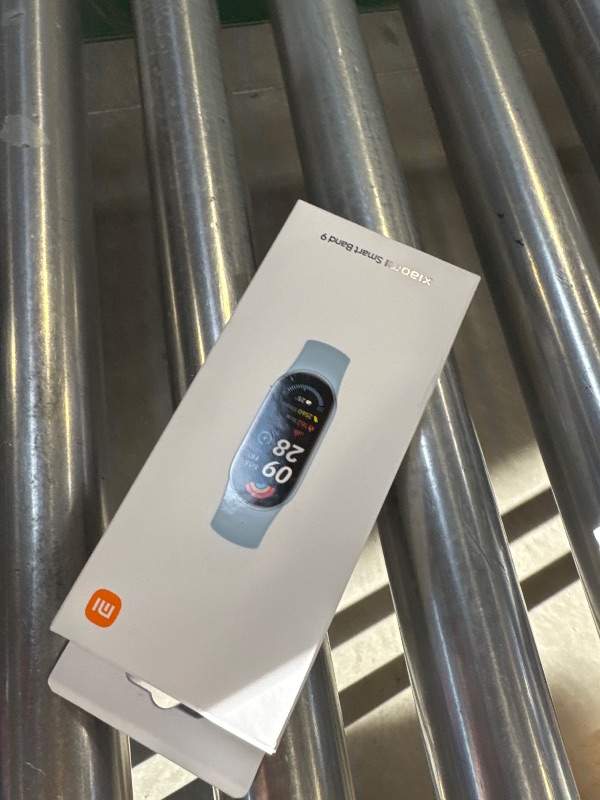 Photo 1 of Xiaomi Smart Band 9 Global Version (2024) 1.62" Amoled Display | 233 mAh Battery | up to 21 Days of Battery Life | Over 150 Workout Modes | BT 5.4 | 50M Water Resistant -Arctic Blue