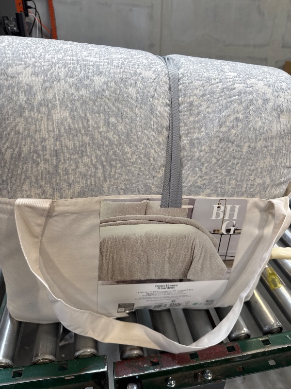 Photo 1 of Better Homes & Gardens 3-Piece Silver Abstract Chenille Comforter Set King
