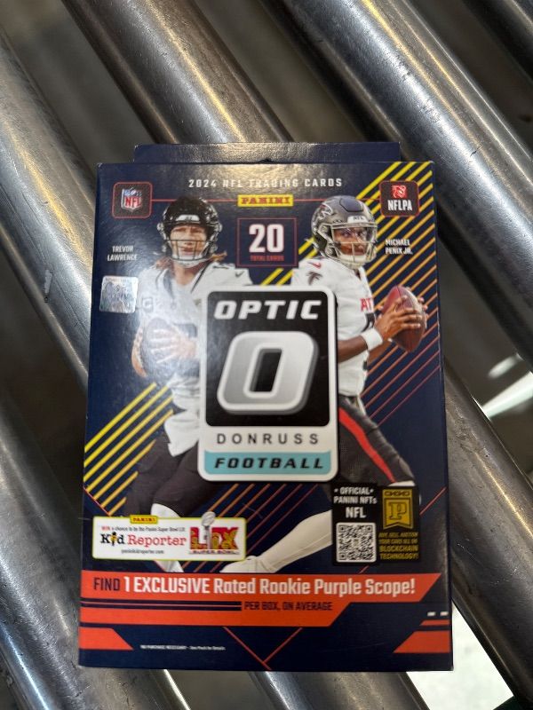 Photo 1 of 2024 Panini Donruss Optic Football Trading Card Hanger Box (Purple Scope Parallels)