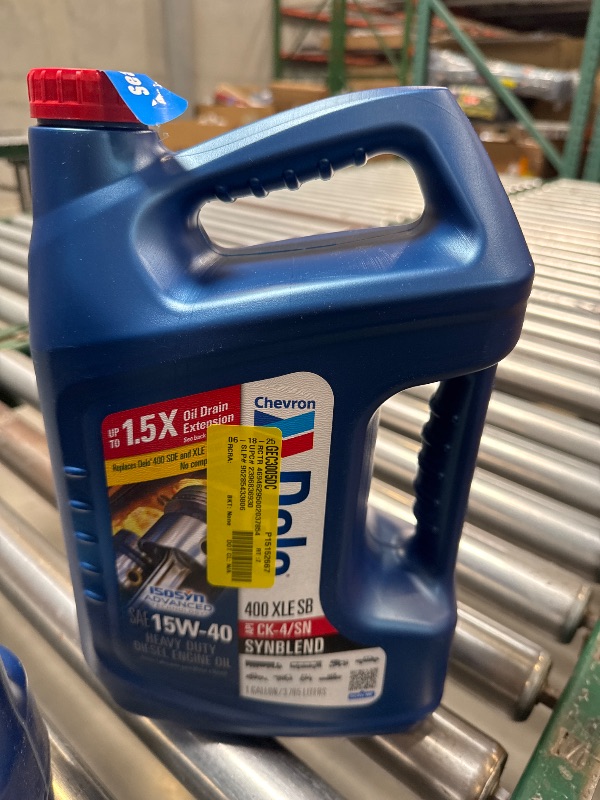 Photo 1 of Delo 400 XLE SB Synthetic Blend SAE 15W-40 Heavy-Duty Diesel Motor Oil 1 Gallon
