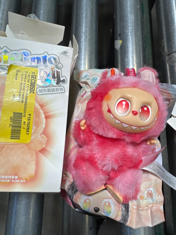 Photo 1 of - USA - POP MART LABUBU the Monsters V3 Big Into Energy Luck Pendant(AUTHENTICATION NOT VERIFIED)