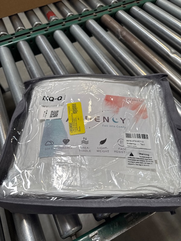 Photo 1 of Andency White Bedding Set, Queen 