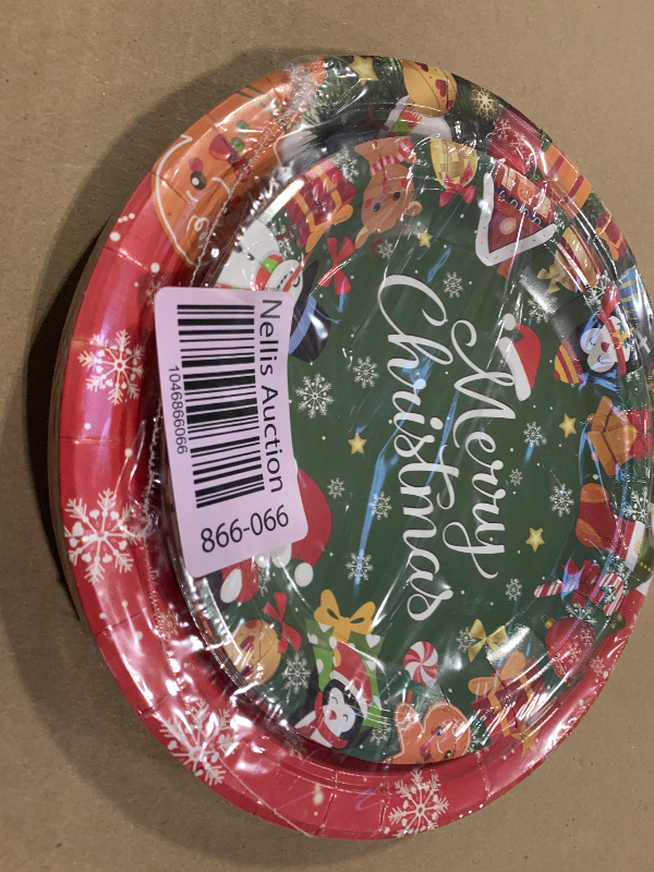 Photo 1 of 24 Pcs Merry Christmas Paper Plates - Cute Round Christmas Plates, Santa Claus Snowmen Dinner Dessert Plate Disposable Dinnerware Set for Winter Holiday Xmas Party Table Decorations Supplies Favors