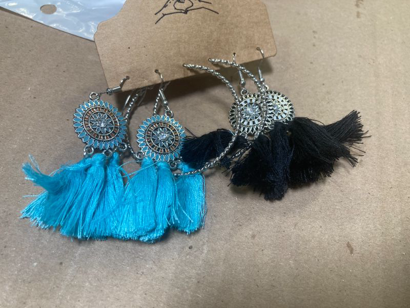 Photo 1 of Vintage Generic Metal Earrings Set  3pairs 
