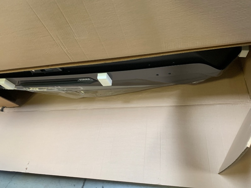 Photo 1 of Thule Motion 3 LTitan