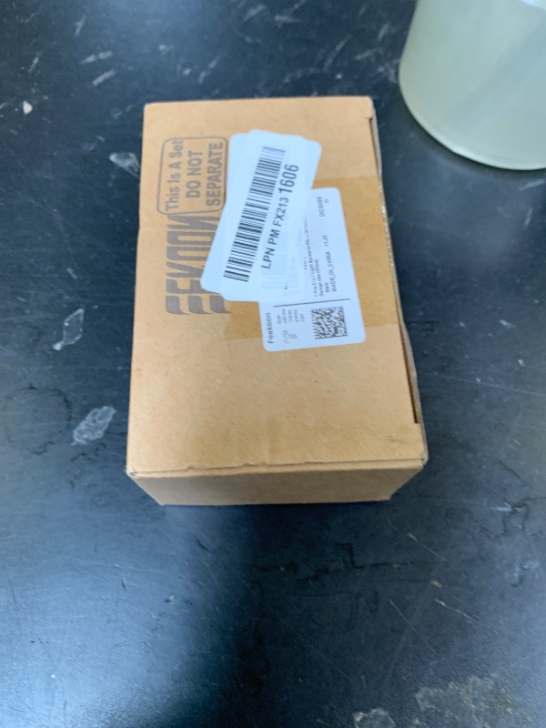 Photo 1 of 1 Pcs 2 in 1 Light Socket to Plug Adapter, Convert E26/E27 Bulb Socket to 2 Pieces 3 Prong Outlet with Extension Cord, Flexible Light Bulb Socket Converter Suitable for Porch Patio Garage Use (White)