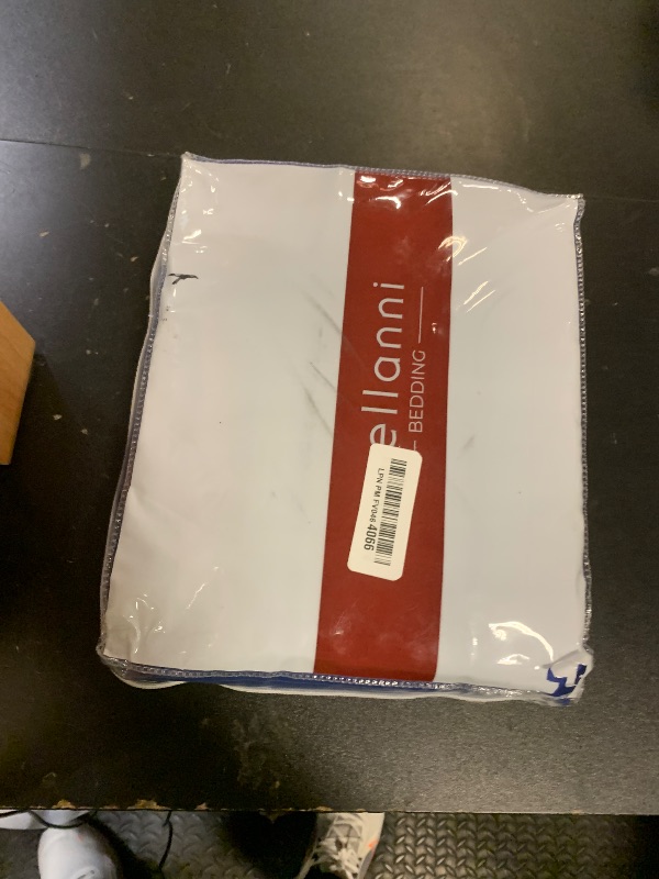 Photo 1 of Mellanni Full Sheets Set - 4 PC Iconic Collection Bedding - Hotel Luxury, Extra Soft, Cooling Bed Sheets - Wrinkle, Fade, Stain Resistant (Full, Royal Blue)