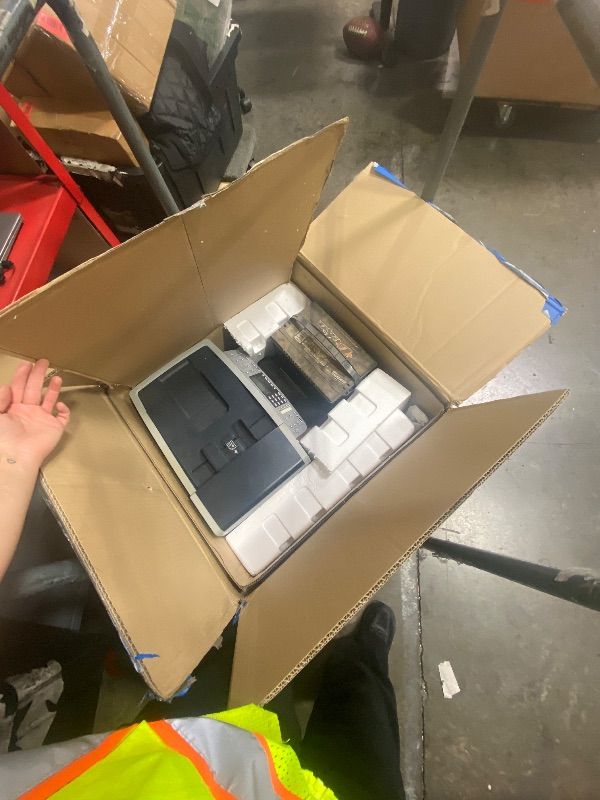 Photo 1 of Yamaha Audio Yamaha R-N2000A Hi-Fi Network Receiver with Streaming, Phono and DAC – Silver