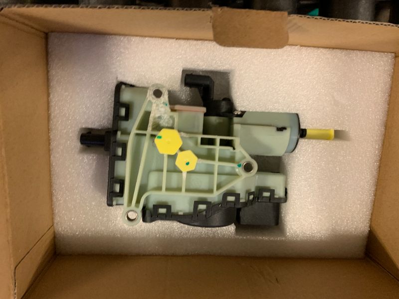 Photo 1 of Tykick Diesel Exhaust Fluid DEF Pump for Mercedes-Benz E250 R350 S350 GL320 GL350 ML250 ML320 ML350 Volkswagen Passat Touareg Freightliner Sprinter 2500 3500 3500XD 2007-2018 Replaces 904-608 904608