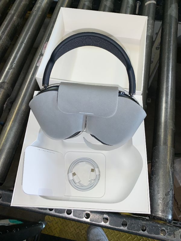 Photo 1 of Apple AirPods Max Wireless Over-Ear Headphones, Pro-Level Active Noise Cancellation, Transparency Mode, Personalized Spatial Audio, USB-C Charging, Bluetooth Headphones for iPhone - Midnight