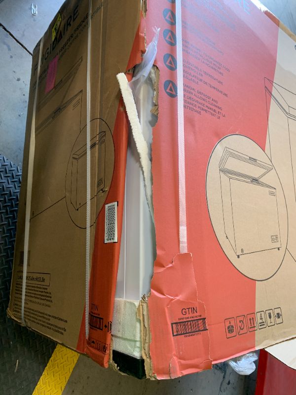 Photo 1 of FACTORY SEALED
FRIGIDAIRE 10 Cubic Foot Chest Freezer, 10 cu ft, White