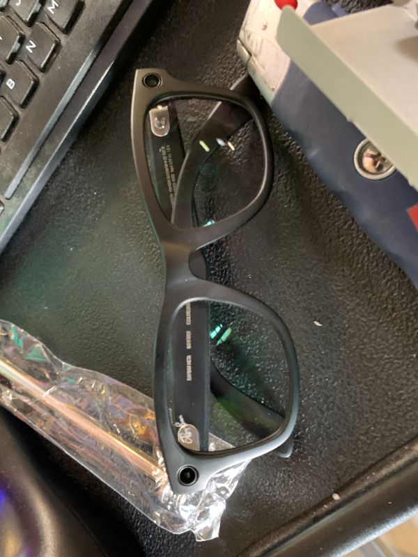Photo 1 of Ray-Ban Meta (Gen 1), Wayfarer, Matte Black | Smart AI Glasses for Men, Women —12 MP Camera, Open-Ear Speakers for Audio, Video Recording and Bluetooth —Transitions® Green Lenses —Wearable Technology