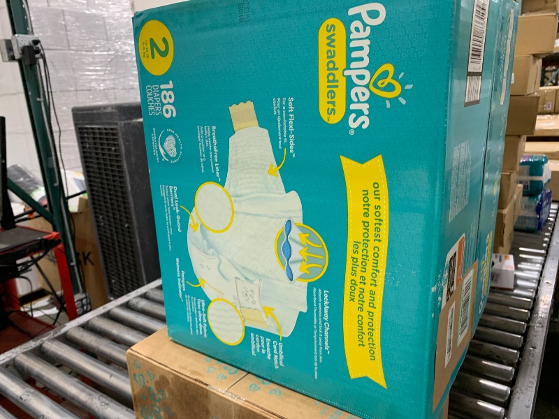 Photo 1 of Pampers Swaddlers Diapers SIZE 2 186 CT 

