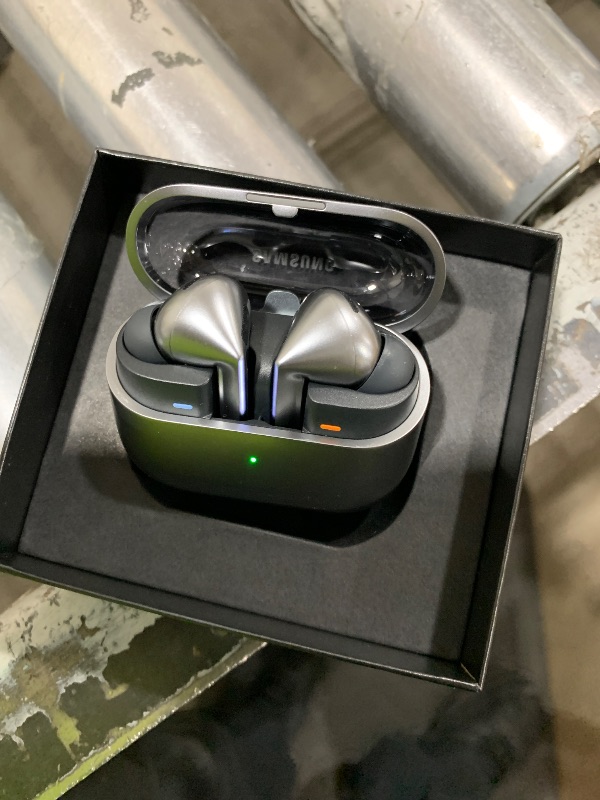 Photo 1 of Samsung Galaxy Buds 3 Pro AI True Wireless Bluetooth Earbuds, Noise Cancelling, Sound Optimization, Redesigned Comfort Fit, Silver [US Version, Amazon Exclusive, 2Yr Warranty]