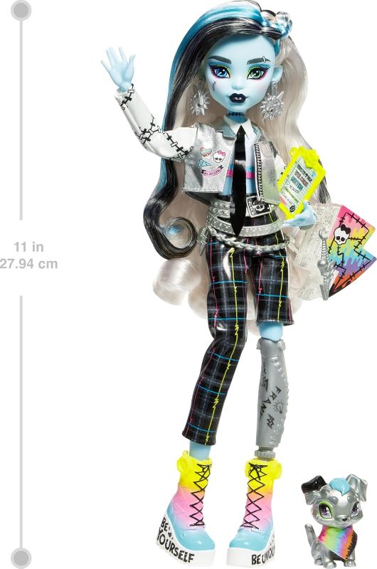 Photo 1 of Monster High Frankie Stein Doll, Welcome Committee Set with 15 Accessories Including Poster, Sticker, Pet Watzit and More (Amazon Exclusive)
