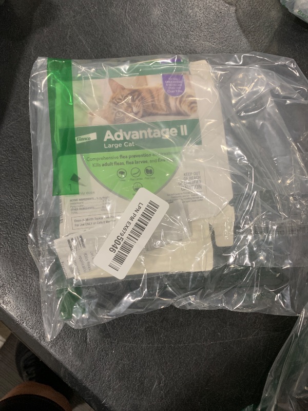 Photo 1 of Advantage II Large Cat Vet-Recommended Flea Treatment & Prevention | Cats Over 9 lbs. | 1-Month Supply