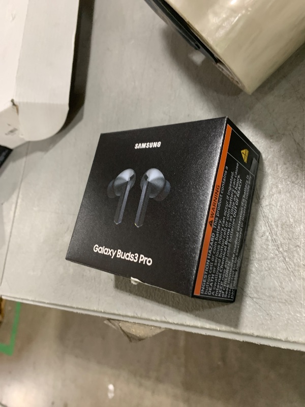 Photo 1 of Samsung Galaxy Buds 3 Pro AI True Wireless Bluetooth Earbuds, Noise Cancelling, Sound Optimization, Redesigned Comfort Fit, Silver [US Version, Amazon Exclusive, 2Yr Warranty]