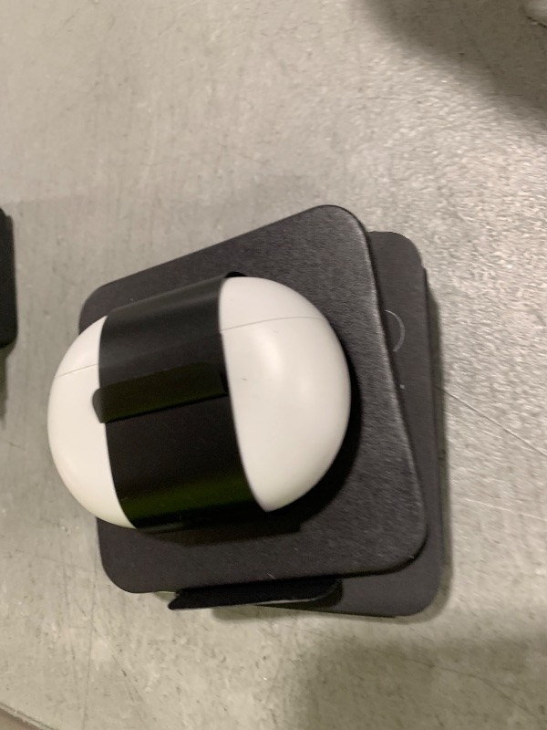 Photo 1 of Missing one  - Beats Studio Buds - True Wireless Noise Cancelling Earbuds - Compatible with Apple & Android, Built-in Microphone, IPX4 Rating, Sweat Resistant Earphones, Class 1 Bluetooth Headphones - White