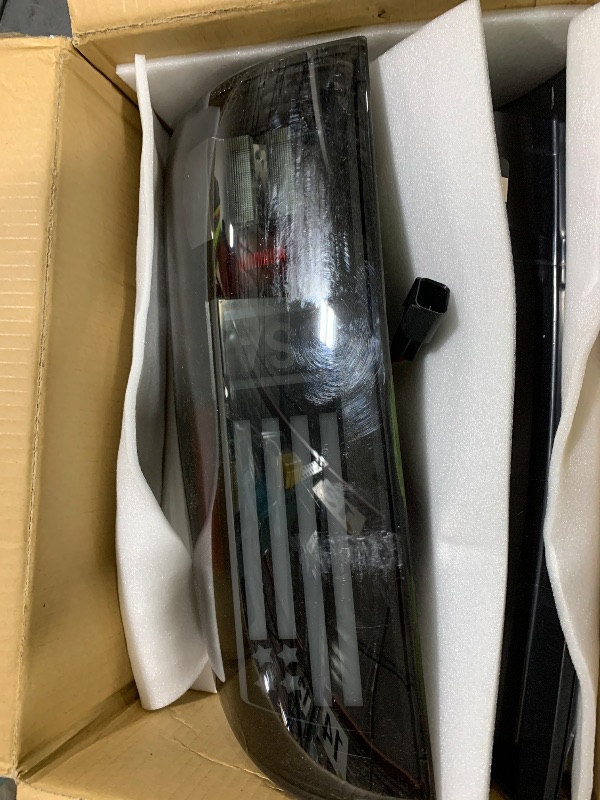 Photo 1 of Tresound LED Tail Light for Dodge RAM 1500 2002-2006, for RAM 2500 3500 2003-2006, Rear Taillight Assembly, 55077348AF, 55077347AF, CH2801147, CH2800147