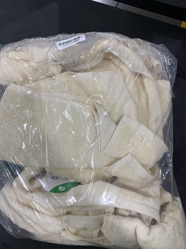 Photo 1 of GLAMBURG 700 GSM Premium 8-Piece Towel Set - Contains 2 Bath Towels 30x54, 2 Hand Towels 16x28, 4 Wash Cloths 13x13 - Luxury Hotel & Spa Quality - Durable Ultra Soft Highly Absorbent - Ivory