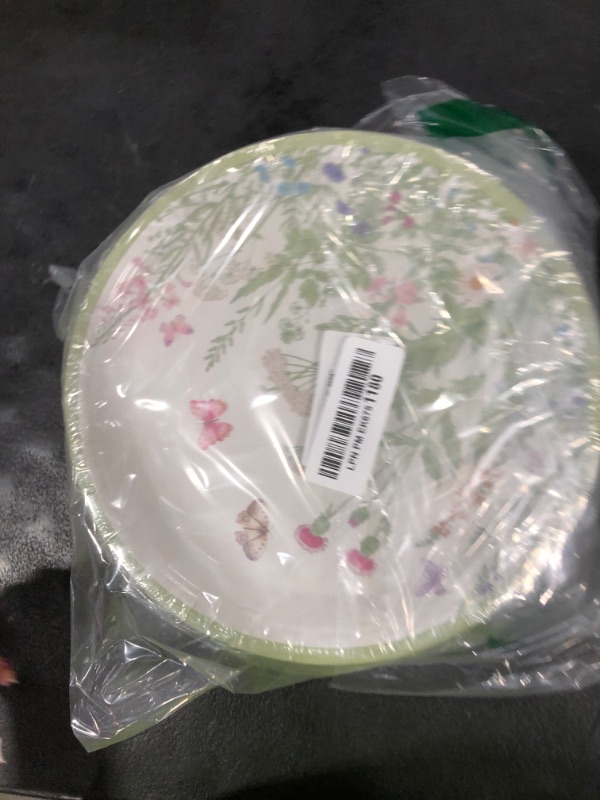 Photo 1 of 100pcs Floral Paper Plates 9 inch Wildflower Party Plates Disposable Spring Summer Dinner Paper Plate for Birthday Wedding Baby Shower Tea Party Bridal Shower