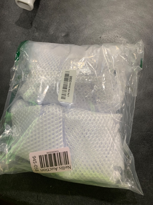Photo 1 of 3Pcs Mesh Laundry Bags Washing Machine Mesh Wash Bags Jumbo for Delicates Clothes,Bed Linen,Toys with Drawstring Closure Sturdy(3 XXLarge 28 x 26 Inches)