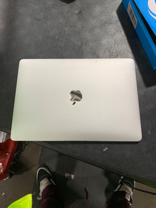 Photo 1 of Apple Early 2020 MacBook Air with 1.1GHz Intel Core i3, 13-inch, 8GB RAM, 256GB SSD Storage Silver (Renewed)