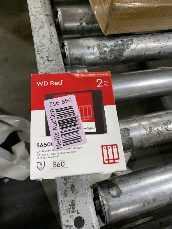 Photo 1 of Western Digital 2TB WD Red SA500 NAS 3D NAND Internal SSD Solid State Drive - SATA III 6 Gb/s, 2.5"/7mm, Up to 560 MB/s - WDS200T2R0A