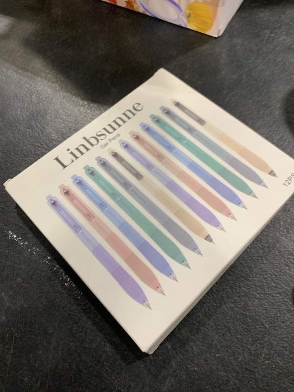 Photo 1 of Linbsunne Gel Pens Black Ink Pens for Office 0.5mm Fine Point Pens Smooth Writing Retractable Work Pen (12-count)