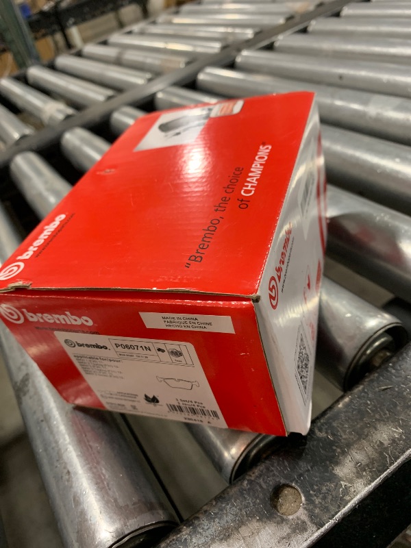Photo 1 of Brembo P06071N Premium Ceramic Rear Disc Brake Pad Set BMW/BMW (BRILLIANCE) OE# 34216873093